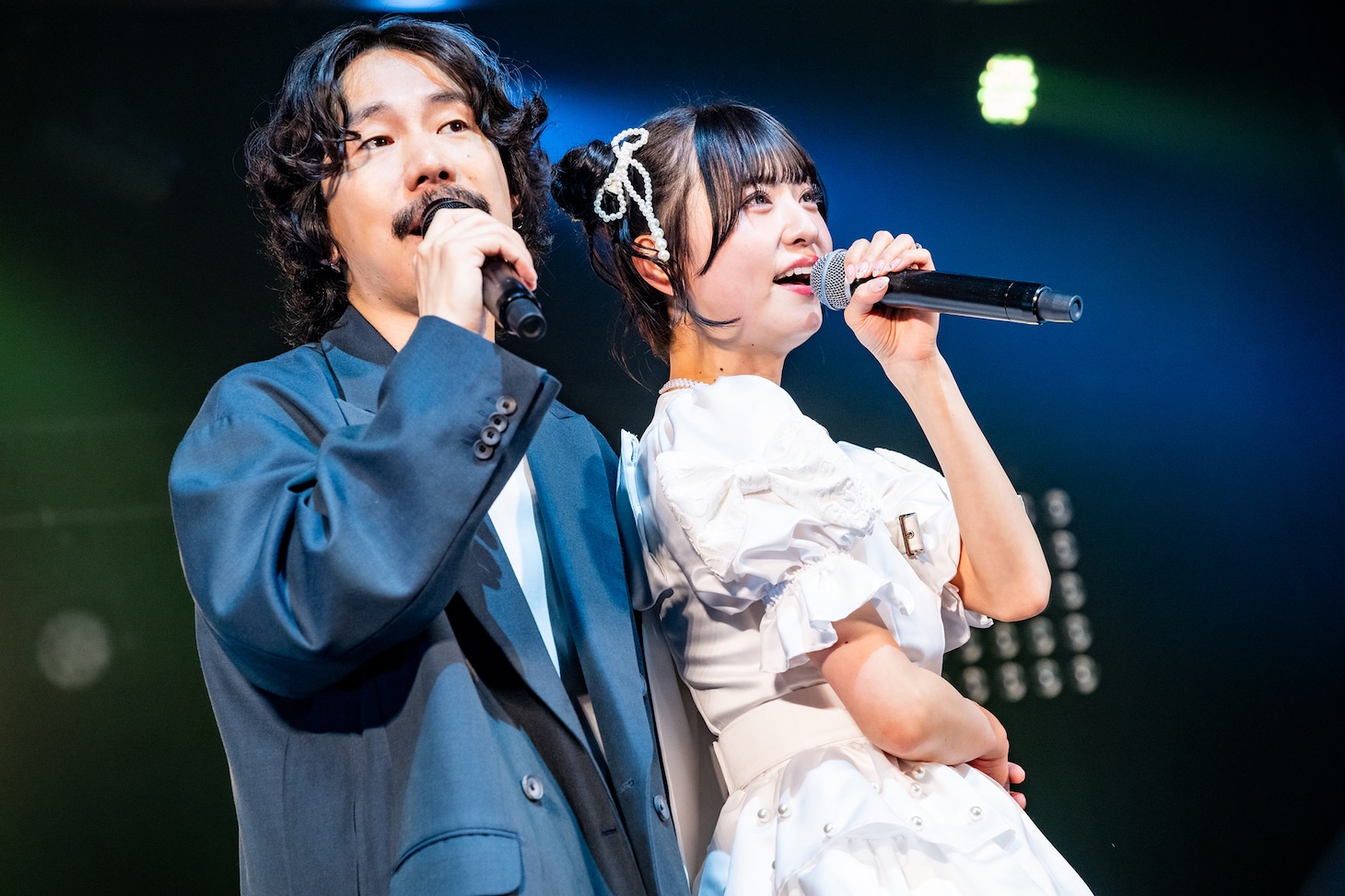 清竜人（左）と清真尋（右）。