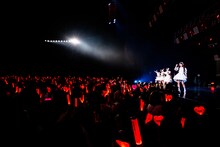 「竜人くんが大好きです！」で竜人くんカラーに染まったフロア。