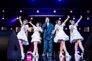 KT Zepp Yokohamaのステージに立つ清 竜人25。左から清ゆな、清凪、清竜人、清さきな、清真尋。