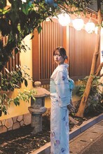 小栗有以「AB型の左利き」より。