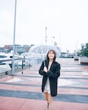 松田里奈（櫻坂46）1st写真集「まつりの時間」通常版の裏表紙。（撮影：北浦敦子）