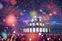 Mrs. GREEN APPLEが初の5大ドームツアーで55万人を動員、バベルの塔を巡る壮大な物語