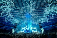 「Mrs. GREEN APPLE DOME TOUR 2025 “BABEL no TOH”」東京・東京ドーム公演の様子。（撮影：田中聖太郎写真事務所）