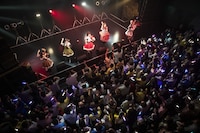 KiSS KiSSのライブの様子（撮影：外林健太）