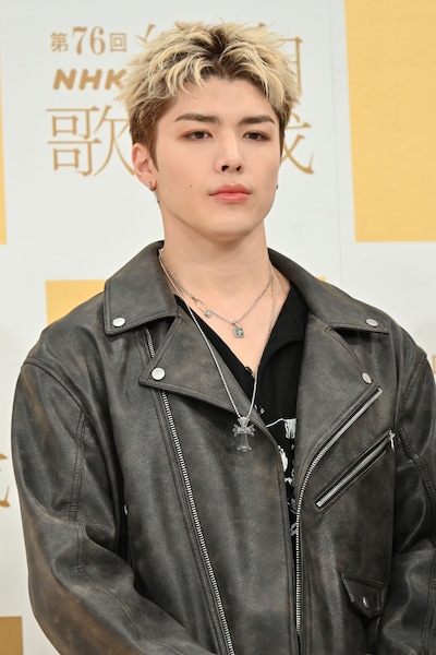 「けん玉チャレンジ」に挑むMAKI。