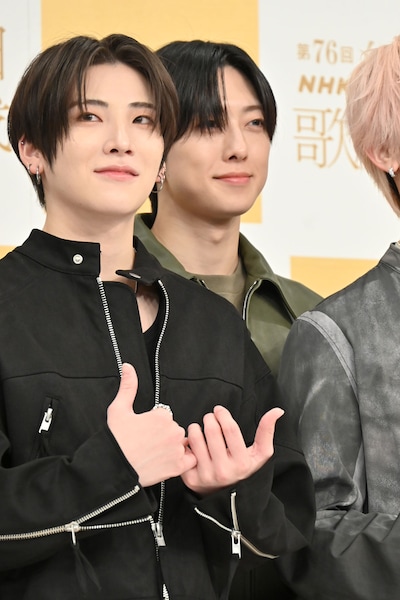 「紅白歌合戦」への意気込みを語ったFUMA（奥）。