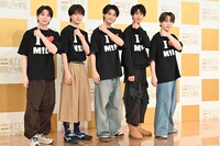 イイじゃんポーズを決めるM!LK。