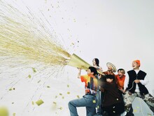 Lucky Kilimanjaro。先頭2人が熊木幸丸（Vo）と大瀧真央（Syn）。