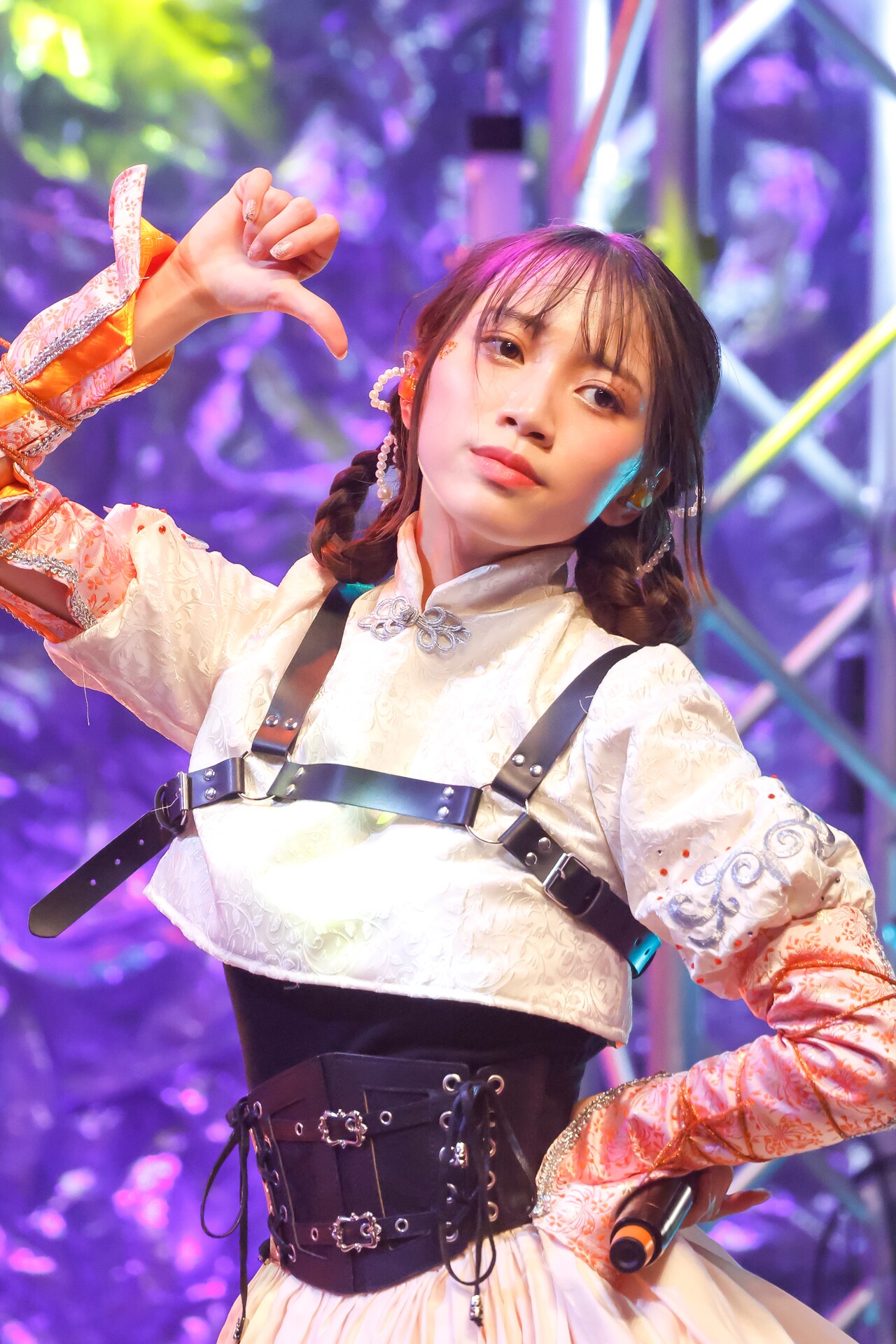 浅井アヤネ（撮影：笹森健一） - ばってん少女隊、にぎやかな年末