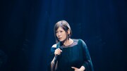 絢香「花束じゃなくキミといたい」ライブ映像のサムネイル。