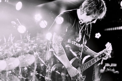 横山健（G, Vo / Hi-STANDARD）（撮影：西槇太一）