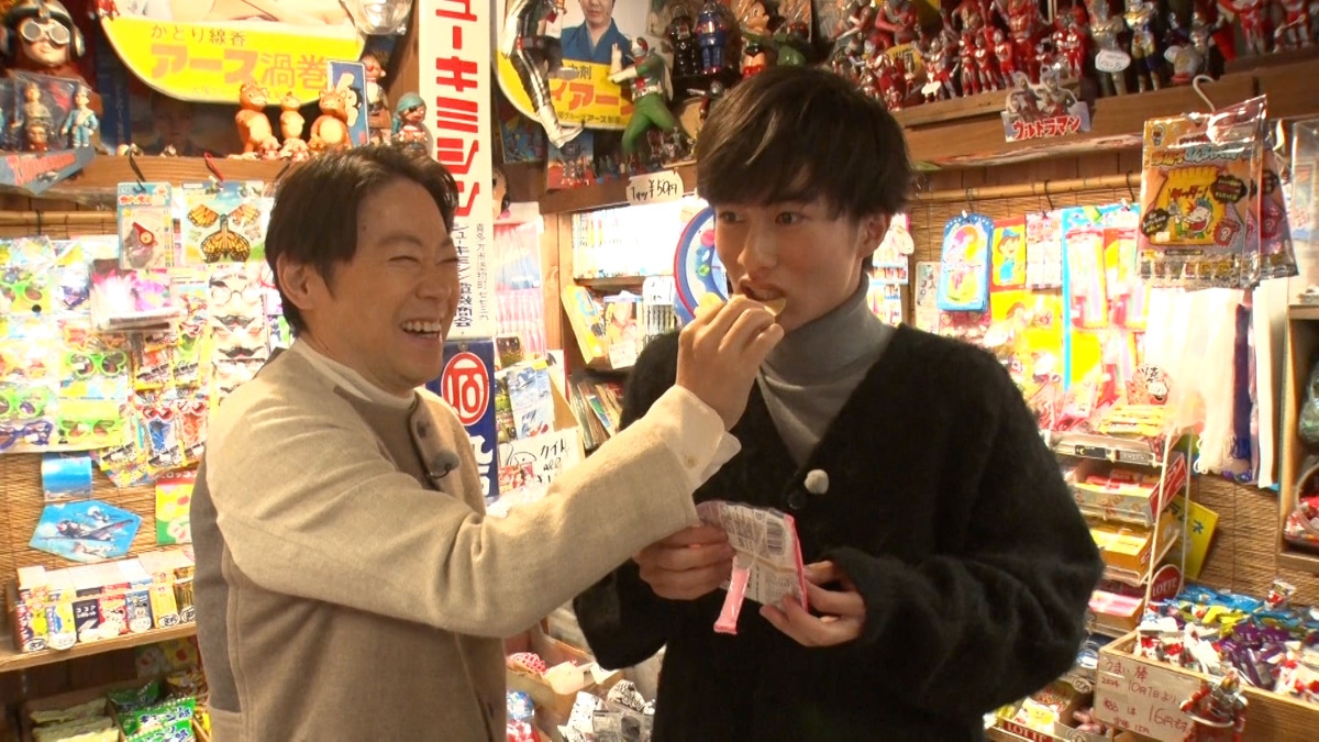 阿部サダヲと坂元愛登。©TBS