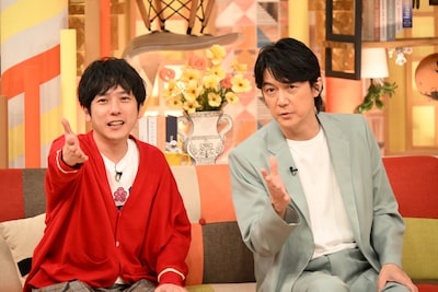 二宮和也と福山雅治。©TBS