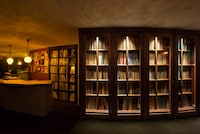 BAROOMのバー内観。