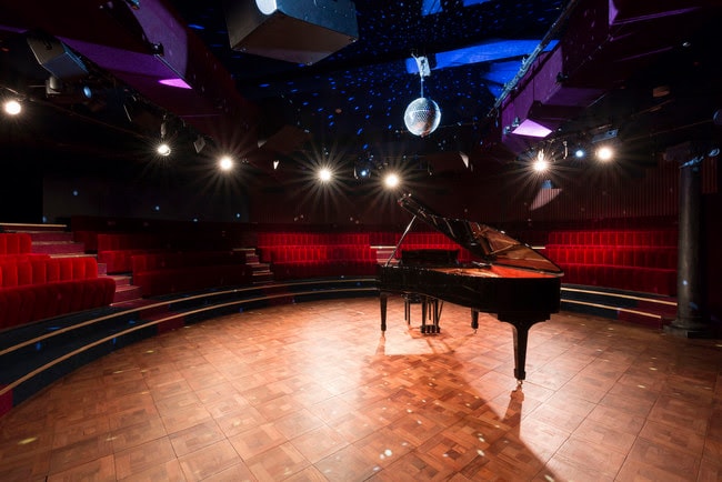 BAROOMのホール内観。