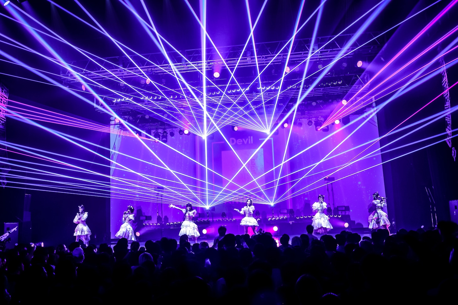 「Devil ANTHEM. 11th Anniversary TOUR 2025 a story beyond」 ファイナル公演の様子。（撮影：笹森健一）