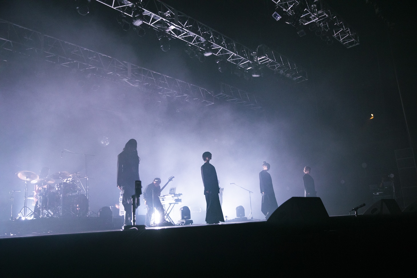 「ExWHYZ Special Live 'I' -3rd Anniversary Final & Year End Party-」の様子。（撮影：外林健太）