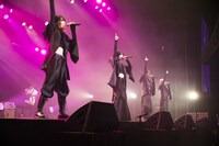 「ExWHYZ Special Live 'I' -3rd Anniversary Final & Year End Party-」の様子。（撮影：外林健太）