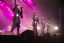 「ExWHYZ Special Live 'I' -3rd Anniversary Final & Year End Party-」の様子。（撮影：外林健太）