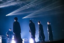 「ExWHYZ Special Live 'I' -3rd Anniversary Final & Year End Party-」の様子。（撮影：外林健太）
