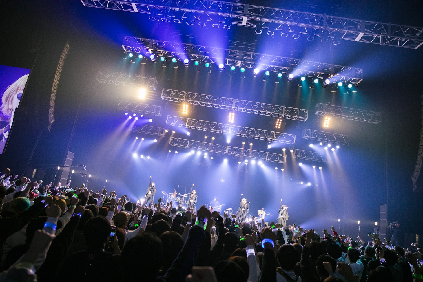 「ExWHYZ Special Live 'I' -3rd Anniversary Final & Year End Party-」の様子。（撮影：外林健太）