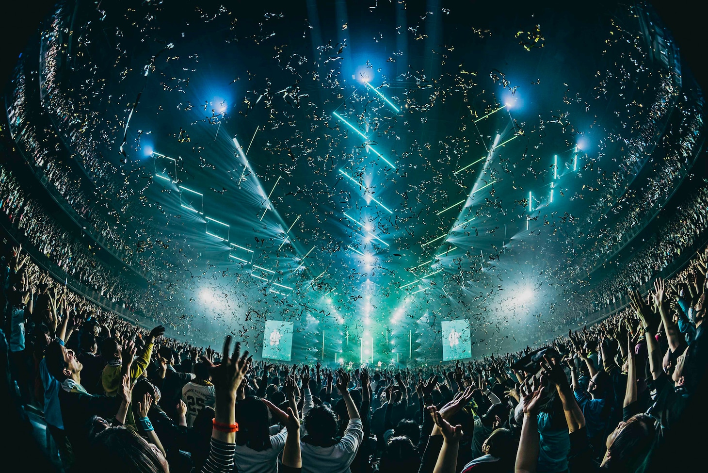 「みなとみらいロマンスポルノ'25 ～THE OVEЯ～」の様子。（撮影：入日伸介）