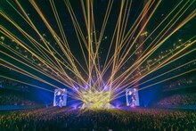 「みなとみらいロマンスポルノ'25 ～THE OVEЯ～」の様子。（撮影：入日伸介）