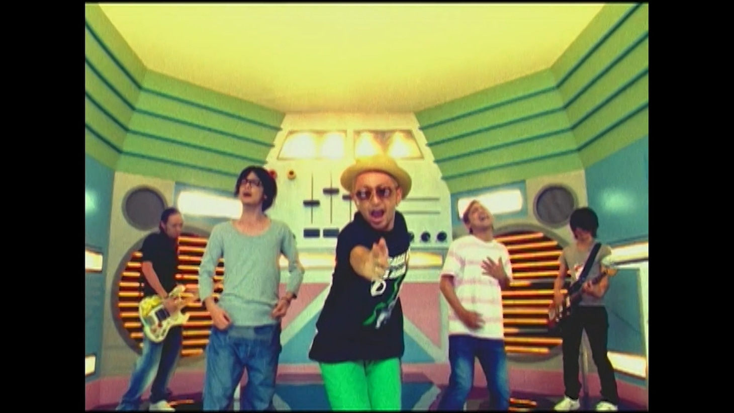 ORANGE RANGE「イケナイ太陽（お蔵入りver. Music Video）」のワンシーン。