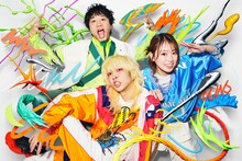 Wiennersの新たなアーティスト写真。右がYUURI（Vo）。