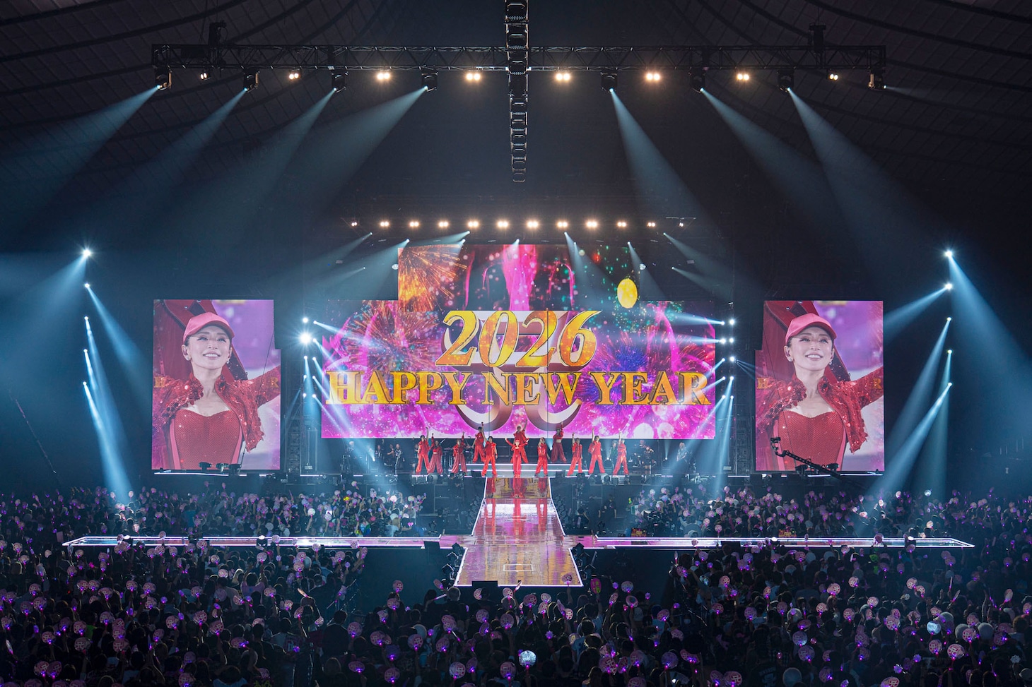 浜崎あゆみのカウントダウンライブの様子。