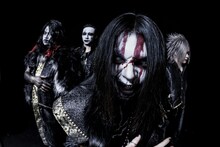 DEVILOOF。左から太輝（B）、尚（Dr）、桂佑（Vo）、Ray（G, Vo）。