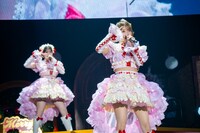 手前から辻野かなみ、菅田愛貴。