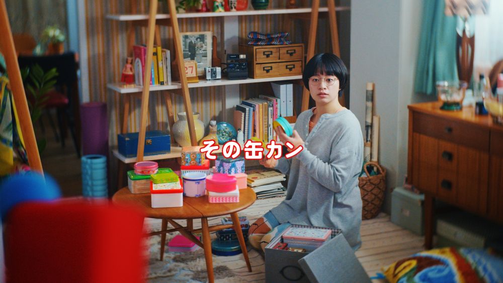 佐久間大介が出演するメルカリの新CM「ミニメル登場」編より。