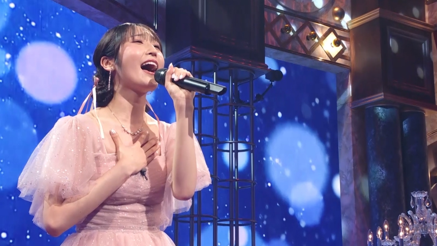 「炎のチャレンジャー」より、「カラオケ採点10人連続チャレンジ 完全クリアできたら1000万円」コーナーの様子。©︎テレビ朝日