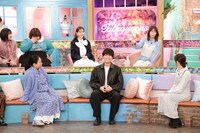 「トークィーンズ」より。下段左からいとうあさこ、原嘉孝（timelesz）、指原莉乃、上段左から福田麻貴（3時のヒロイン）、かなで（3時のヒロイン）、藤田ニコル、若槻千夏。©︎フジテレビ