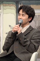 中島歩の話を聞く草川拓弥（超特急）。