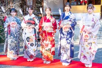 左から瀬戸口心月、奥田いろは、菅原咲月、五百城茉央、愛宕心響。