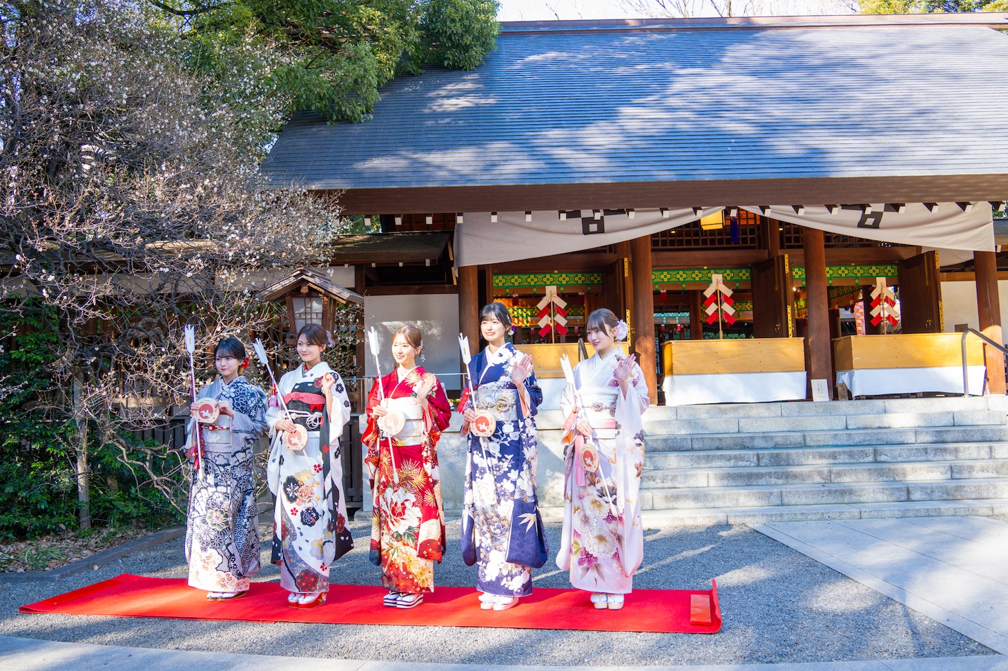 左から瀬戸口心月、奥田いろは、菅原咲月、五百城茉央、愛宕心響。