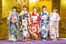 左から瀬戸口心月、奥田いろは、菅原咲月、五百城茉央、愛宕心響。