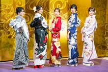 左から瀬戸口心月、奥田いろは、菅原咲月、五百城茉央、愛宕心響。
