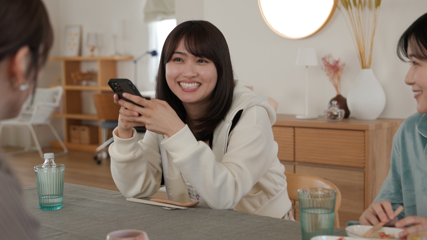 「あざとい恋愛レシピ」より朝井瞳子。