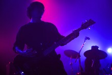 中尾憲太郎（B / ART-SCHOOL）（撮影：中野敬久）