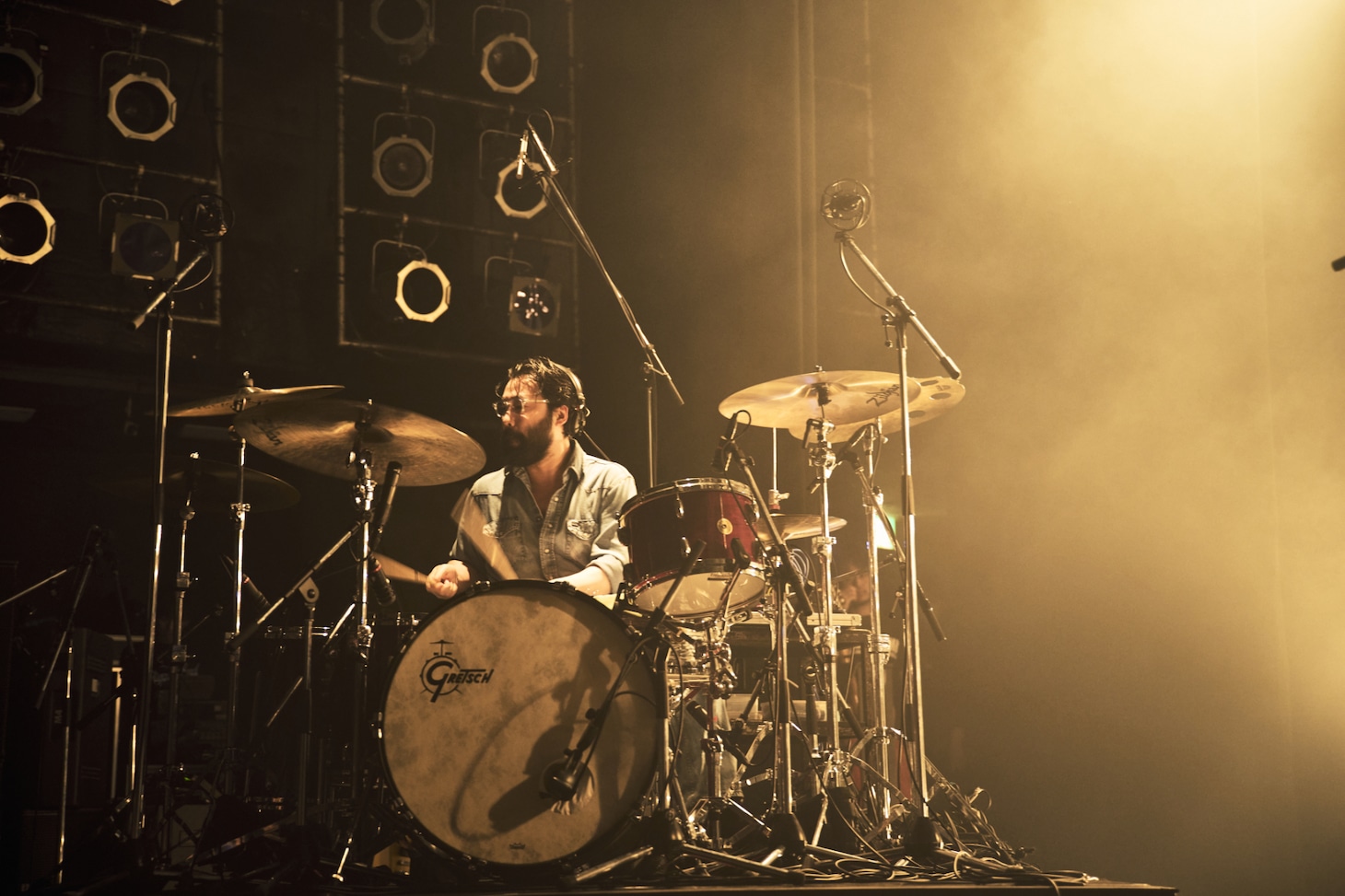 佐藤栄太郎（Dr / indigo la End）（撮影：中野敬久）