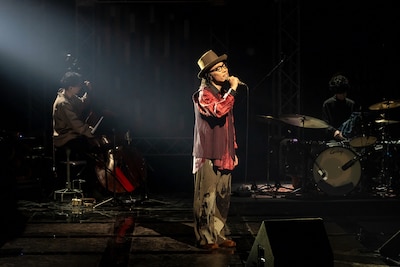 「The Covers ラブソング・ナイト 2026」より、永積崇（ハナレグミ）。©︎NHK