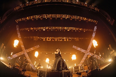 「lynch. 20TH ANNIVERSARY XX FINAL ACT『ALL THIS WE'LL GIVE YOU』」の様子。©キングレコード