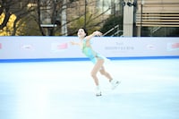 いのりの演技を再現する鈴木明子。