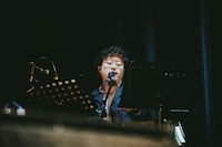 Bialystocksの長旅が「2+5ツアー」超満員のファイナルで完結、アンコール演奏中に届けた吉報