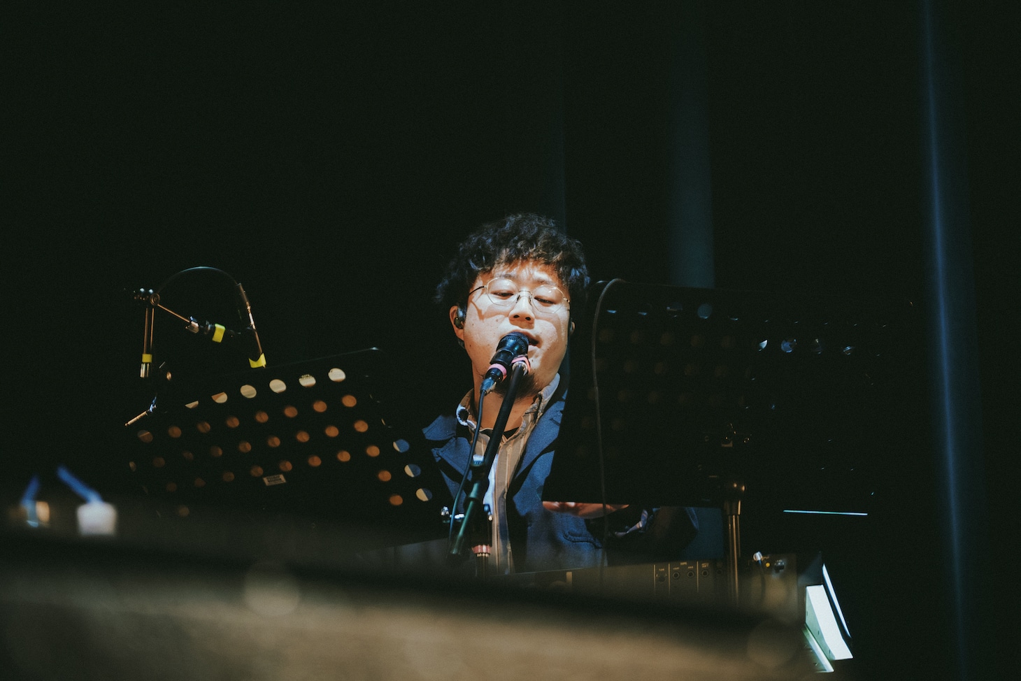 Bialystocksの長旅が「2+5ツアー」超満員のファイナルで完結、アンコール演奏中に届けた吉報