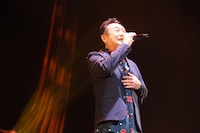 稲垣潤一×杉山清貴、レジェンド2人の歌声が“クロス”！「クリスマスキャロルの頃には」でハーモニーを披露