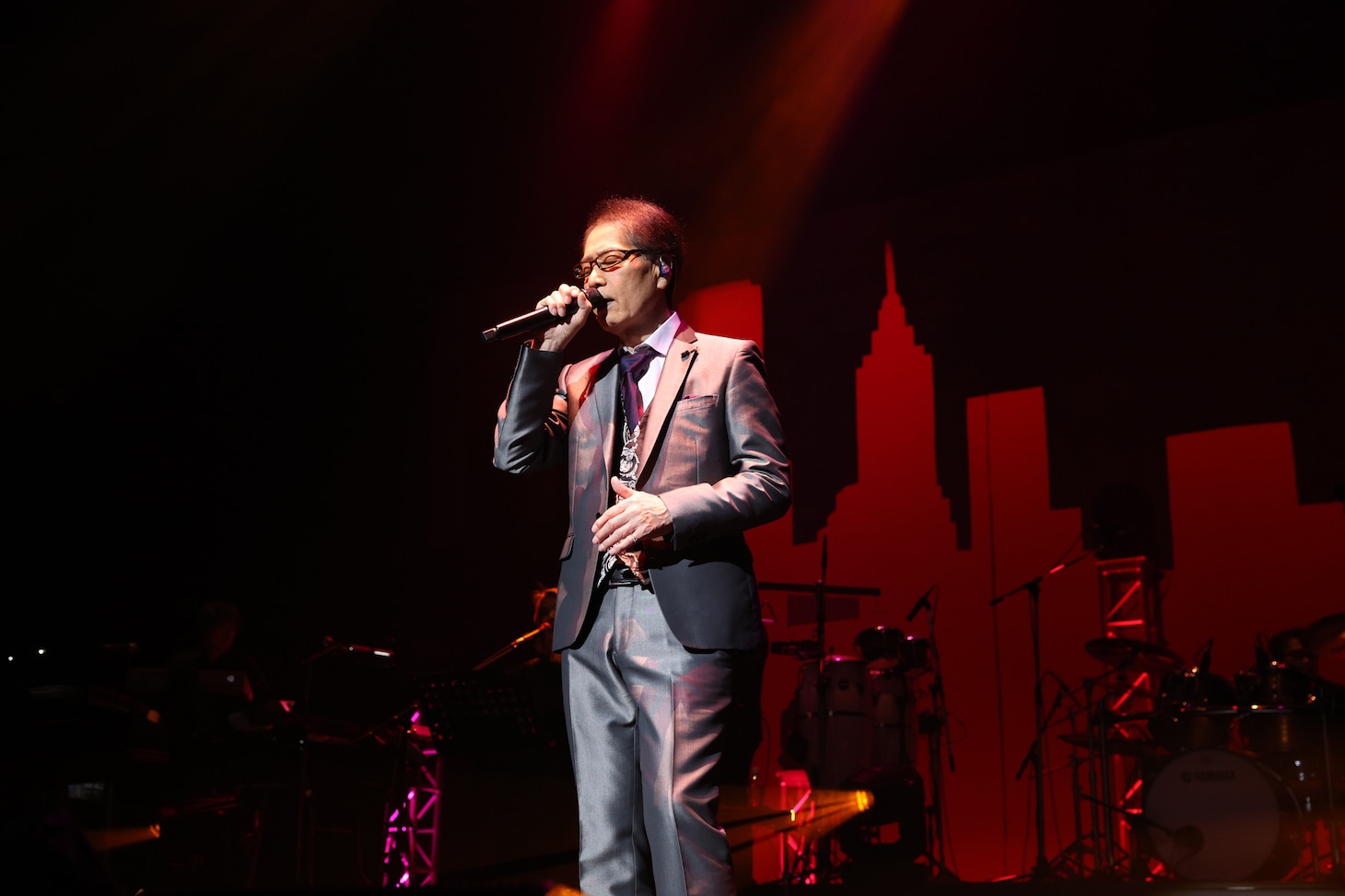 稲垣潤一×杉山清貴、レジェンド2人の歌声が“クロス”！「クリスマスキャロルの頃には」でハーモニーを披露